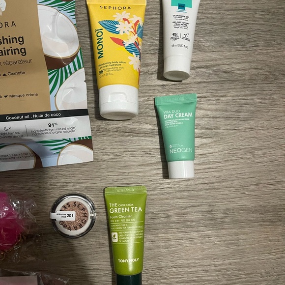 Sephora samples lot - Picture 2 of 3